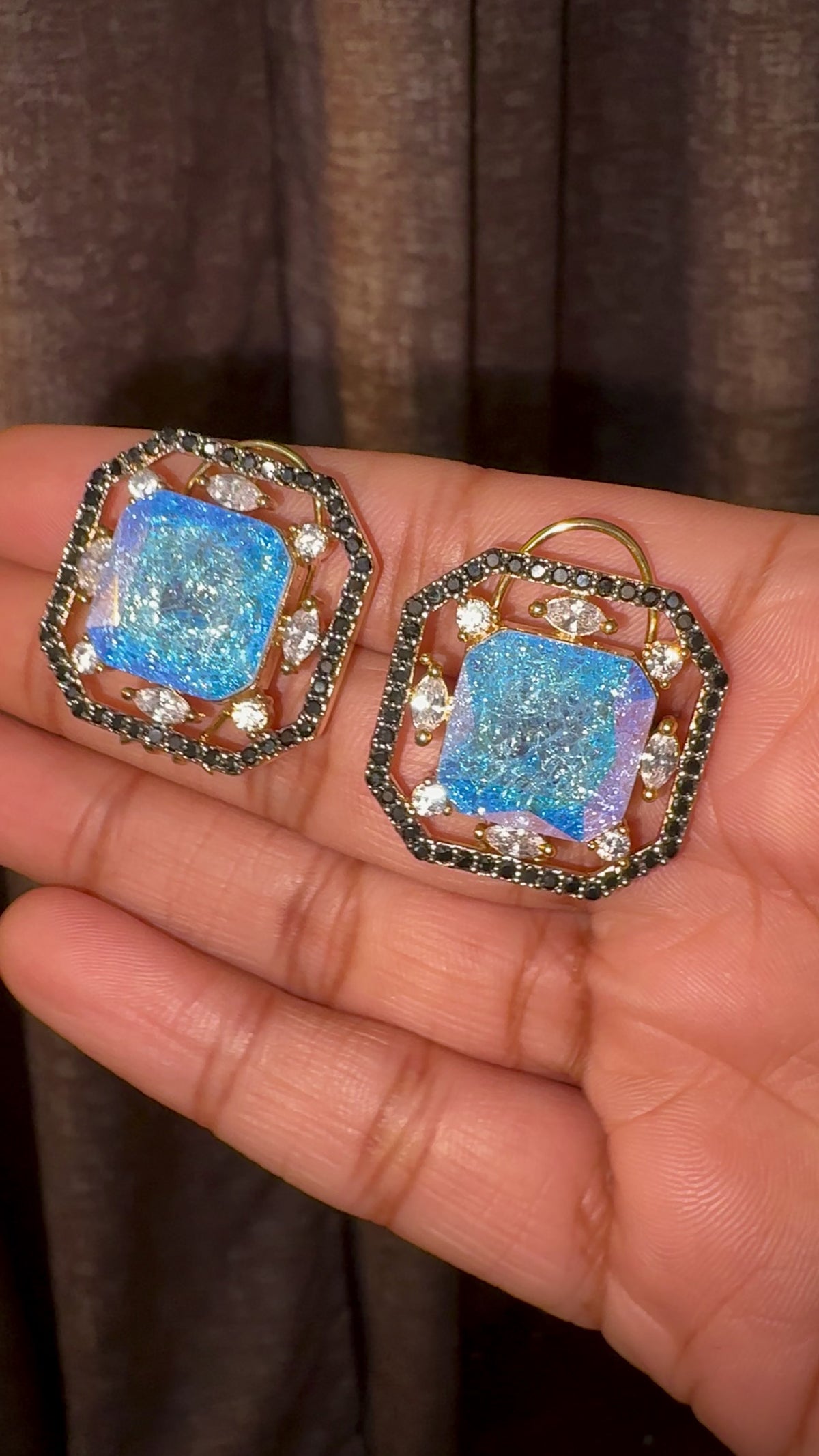 Sapphire Hasli-Inspired Necklace Set