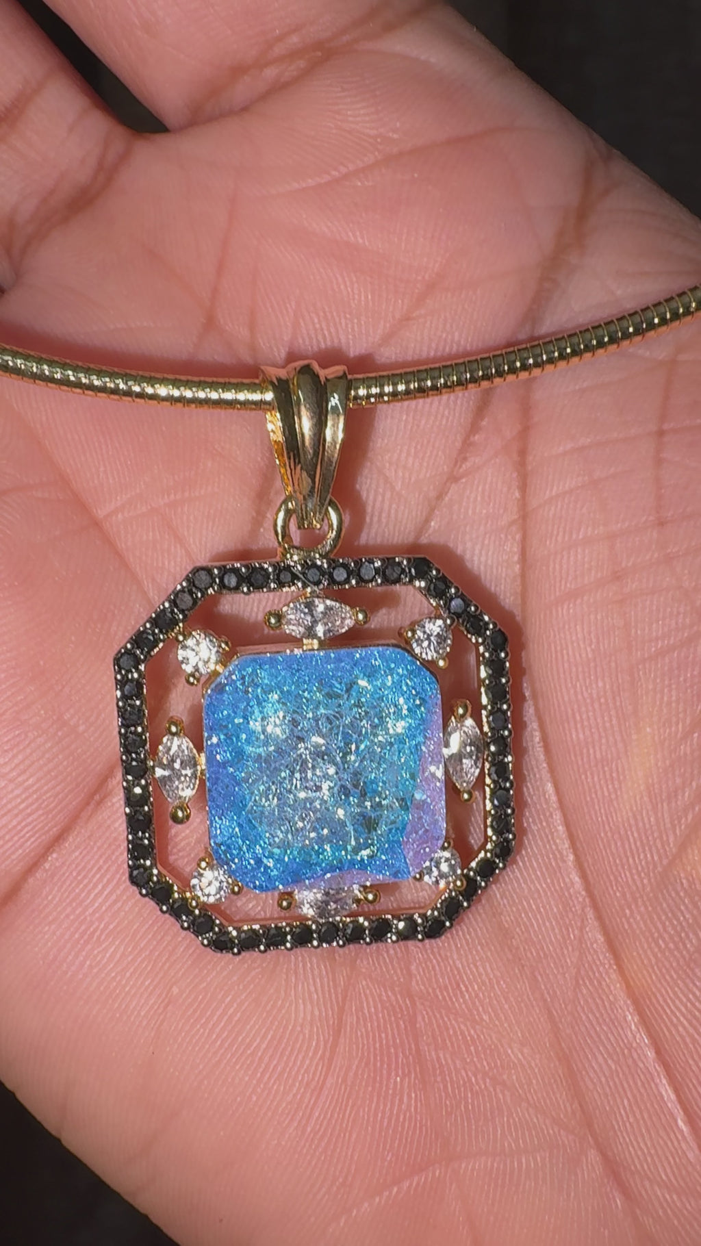 Sapphire Hasli-Inspired Necklace Set