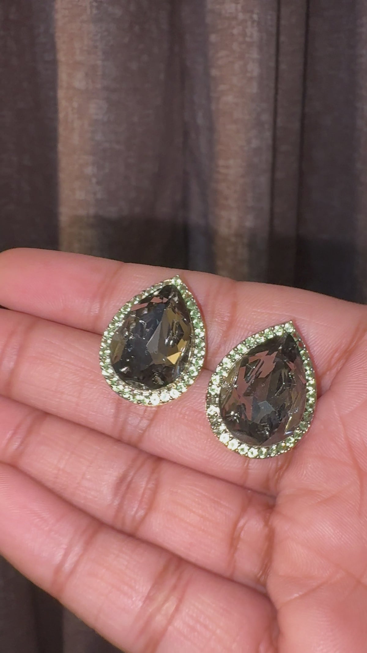 Noir Teardrop Hasli Necklace Set